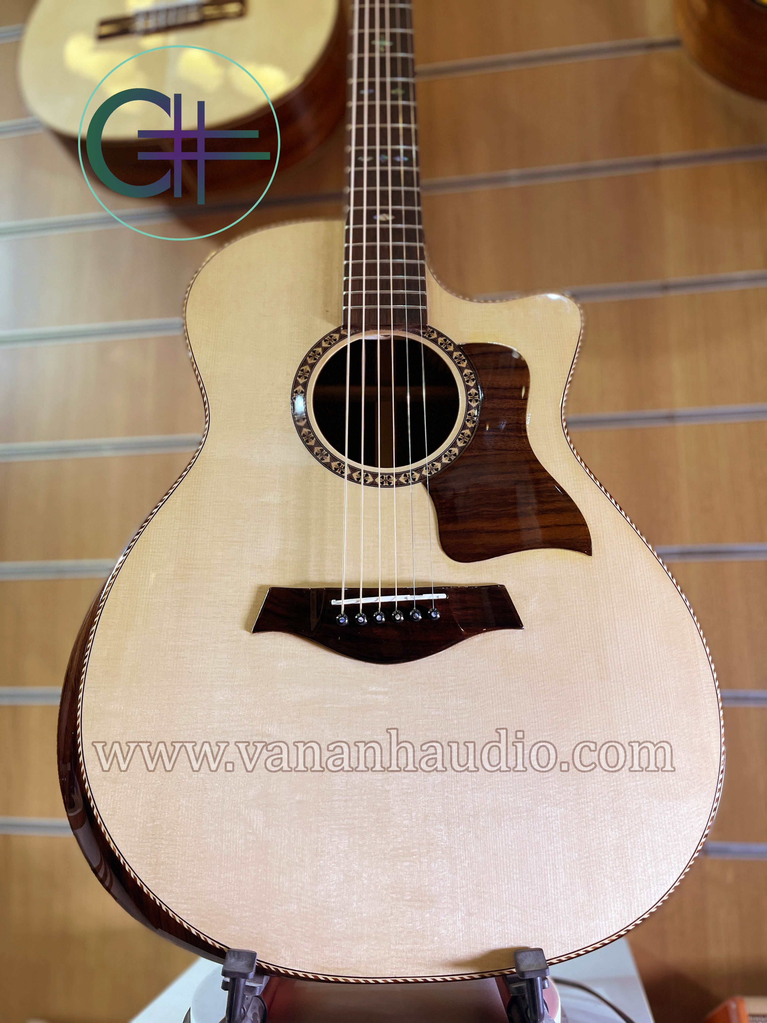 Đàn Guitar Acoustic Custom Khảm Trai